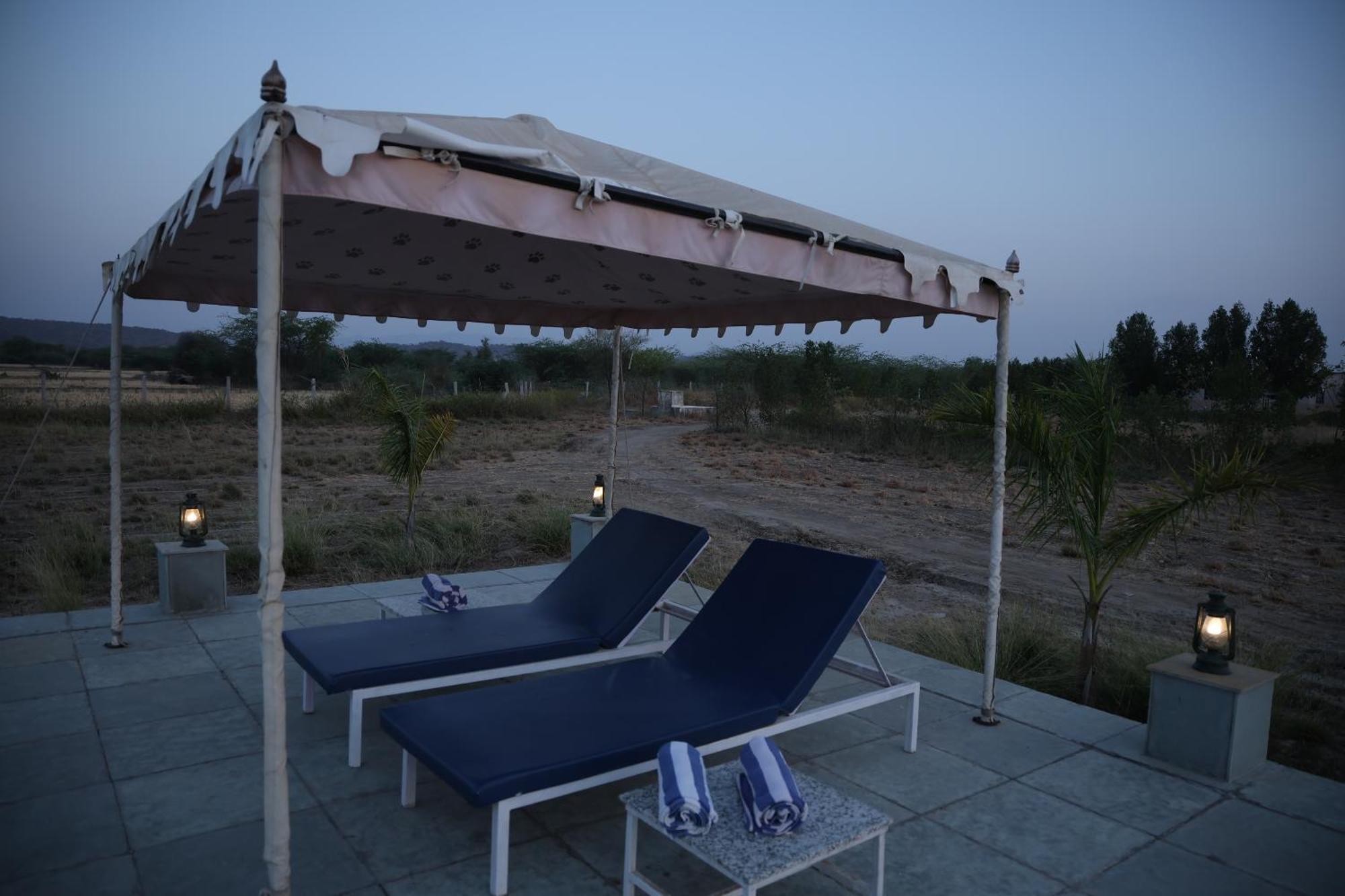 Отель Jawai Bera Leopard Camp Экстерьер фото