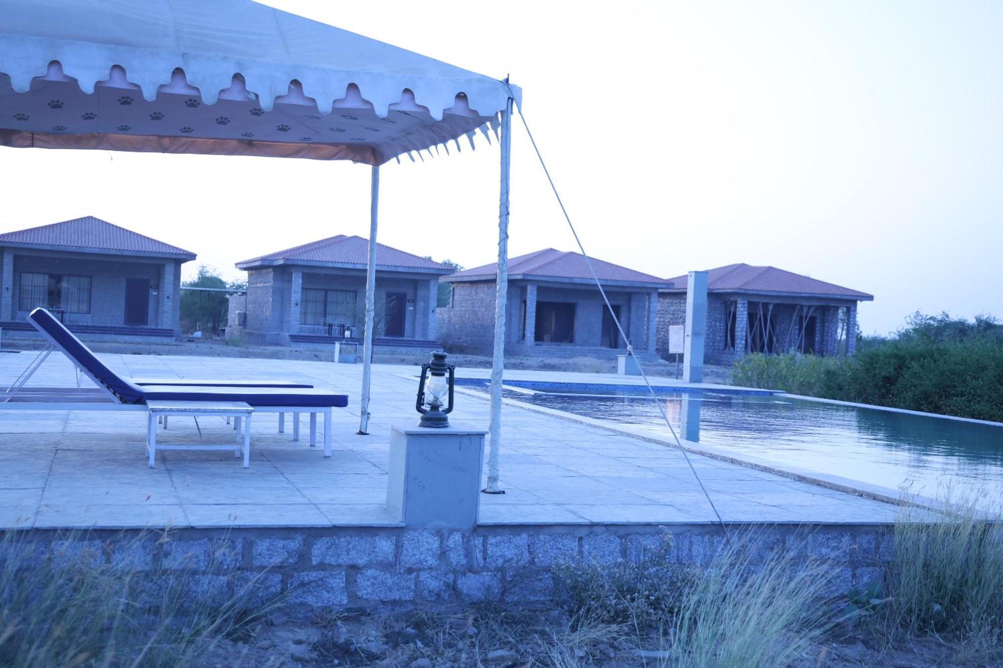 Отель Jawai Bera Leopard Camp Экстерьер фото