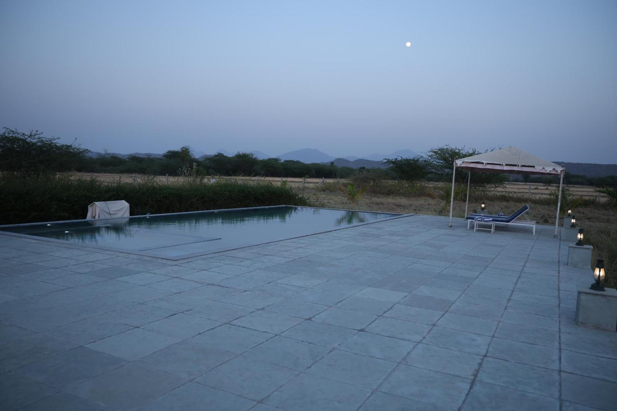 Отель Jawai Bera Leopard Camp Экстерьер фото