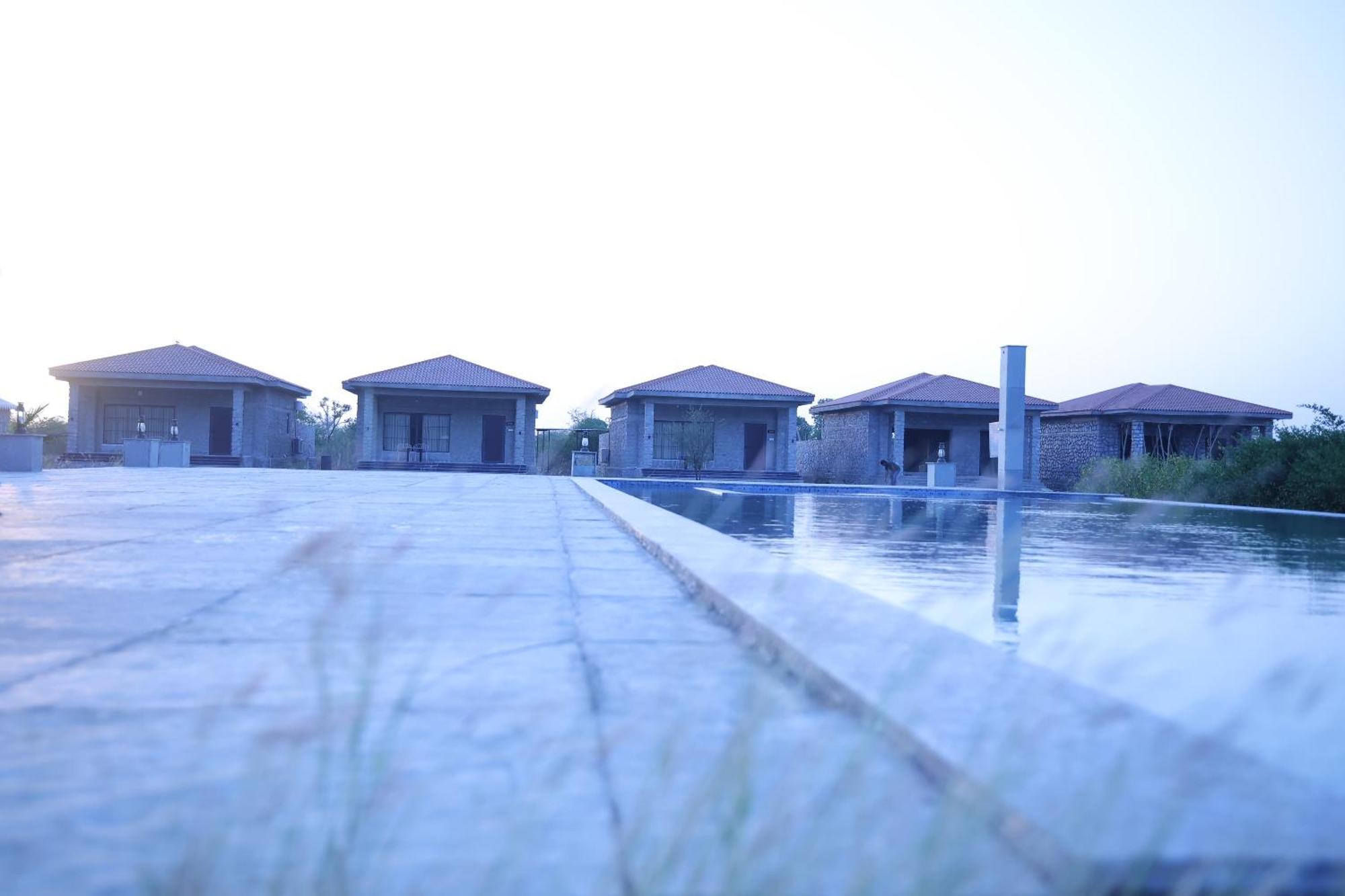 Отель Jawai Bera Leopard Camp Экстерьер фото