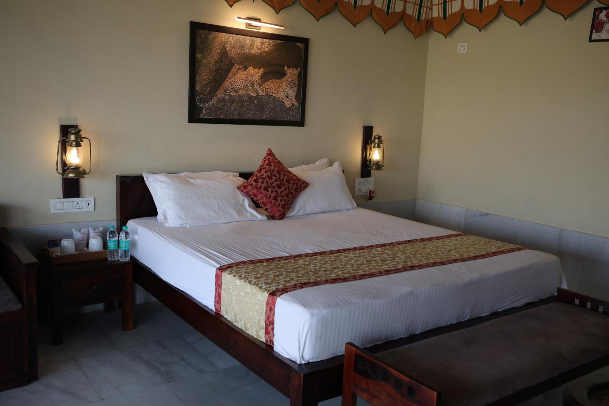 Отель Jawai Bera Leopard Camp Экстерьер фото
